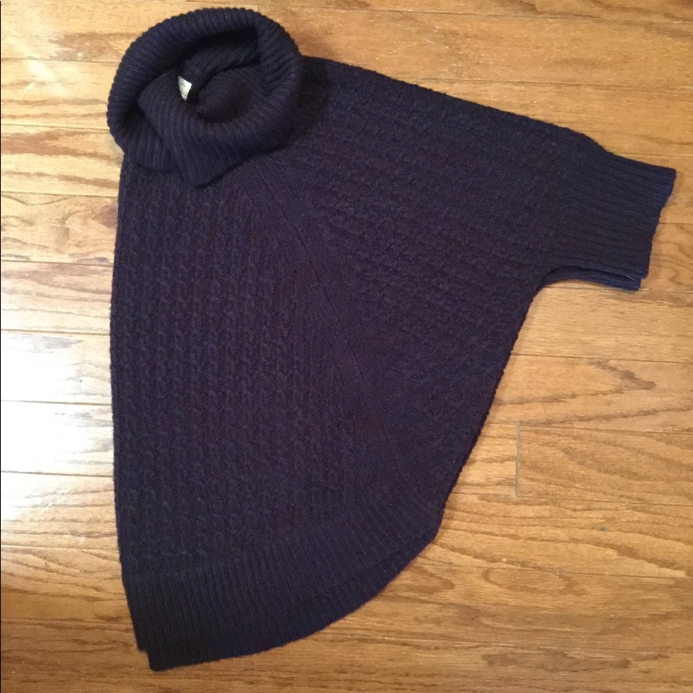 EUC Lou & Grey sweater poncho